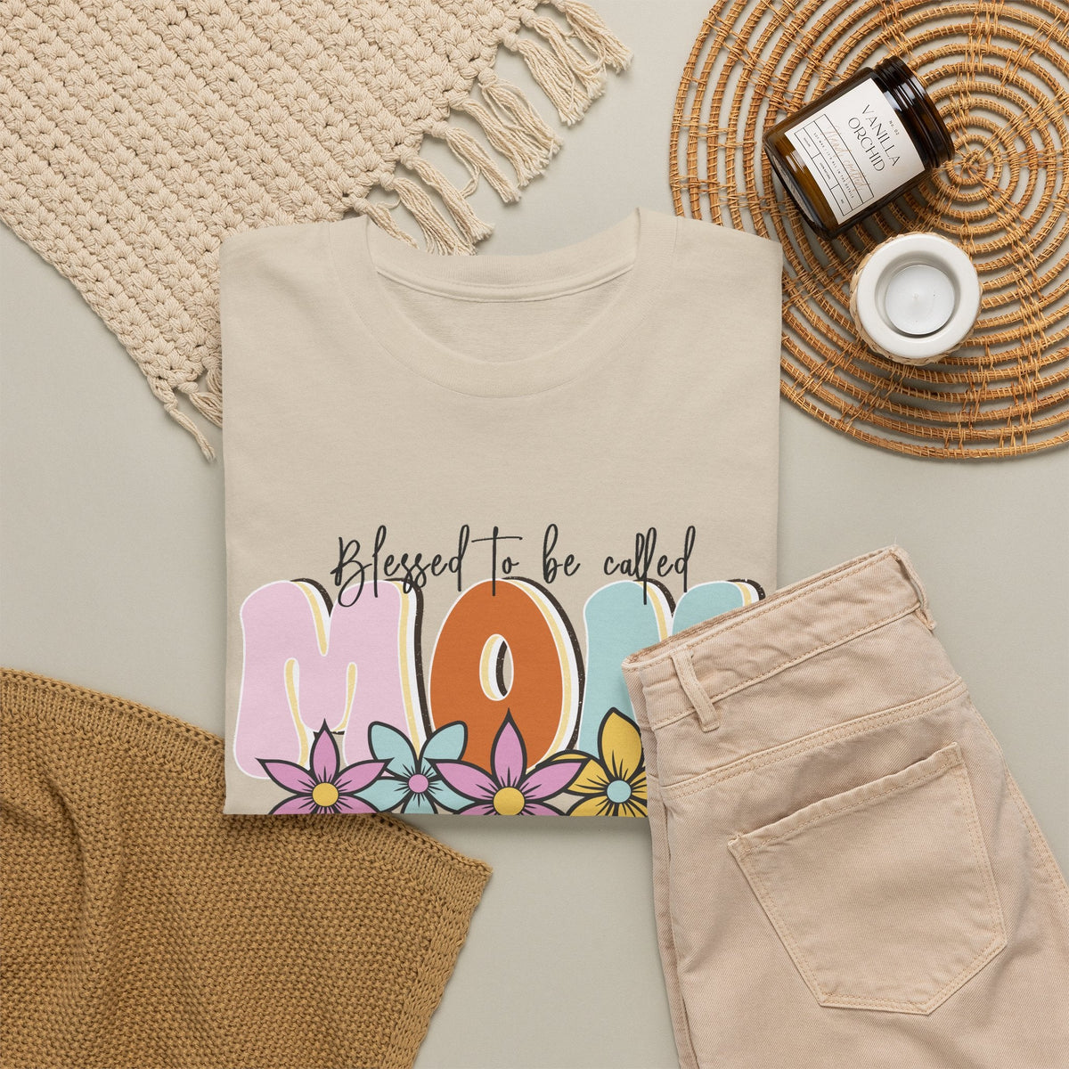 “Blessed to Be Called Mom” T-Shirt – Blumen & Mama Grafik-T-Shirt