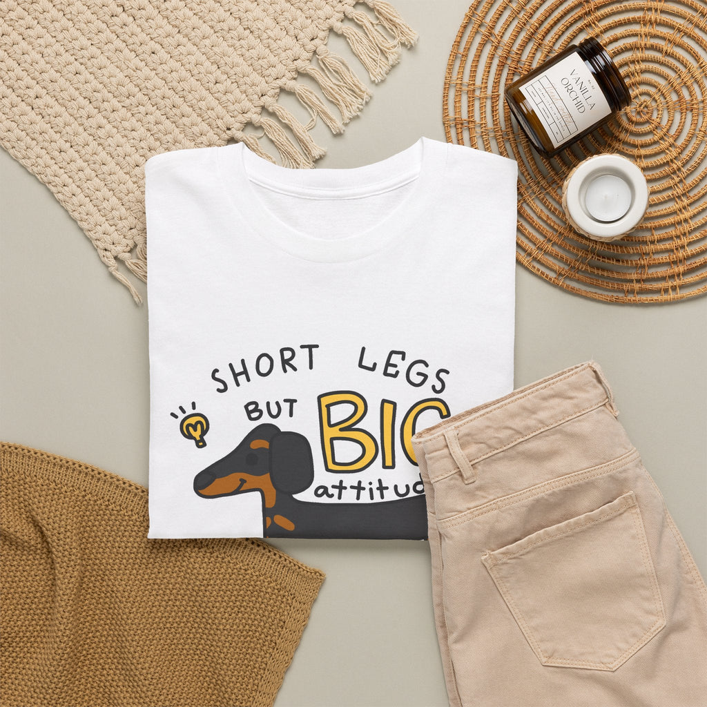 “Short Legs, Big Attitude” Dachshund T-Shirt – Lustiger Hund Grafik-T-Shirt