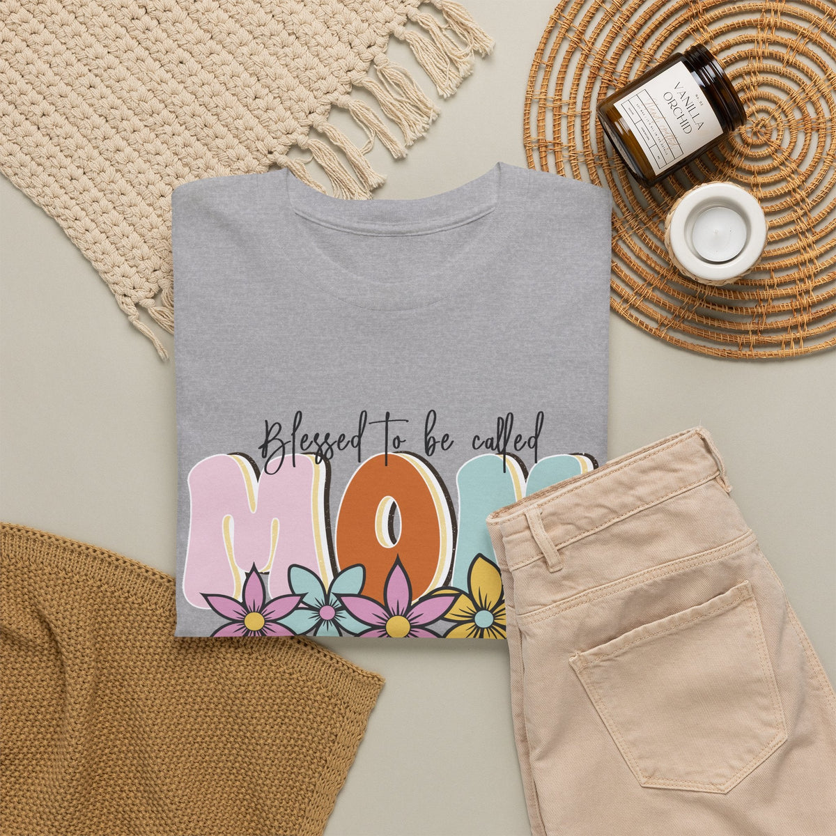 “Blessed to Be Called Mom” T-Shirt – Blumen & Mama Grafik-T-Shirt