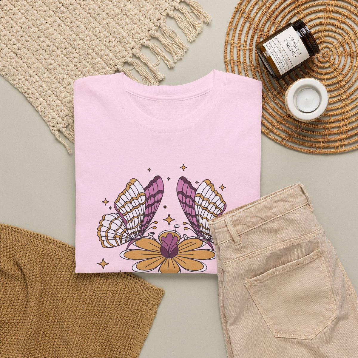 Butterfly & Flowers T-Shirt – Boho-Blumen Grafik-T-Shirt