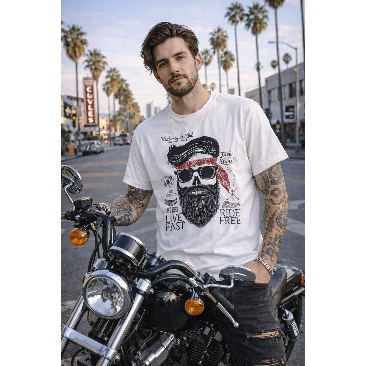 Biker Skull T-Shirt – „Live Fast Ride Free“ Motorrad Grafik-T-Shirt