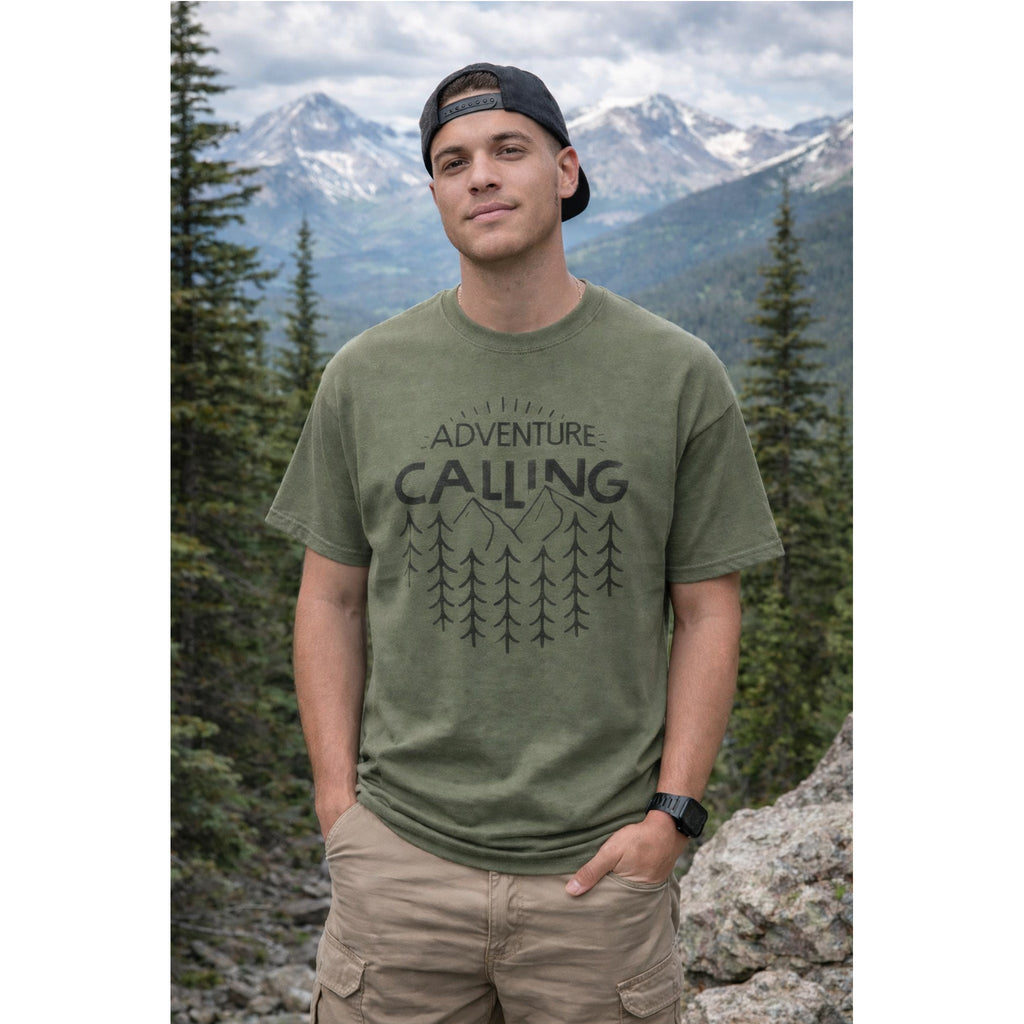 Adventure Is Calling T-Shirt – Outdoor-Abenteuer Grafik-T-Shirt