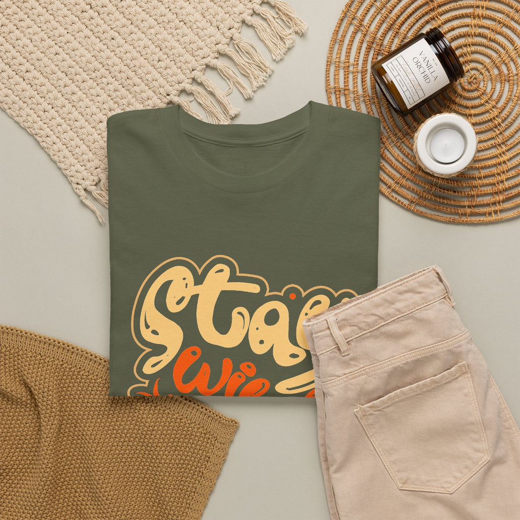 “Stay Wild and Free” T-Shirt – Boho & Natur Grafik-T-Shirt
