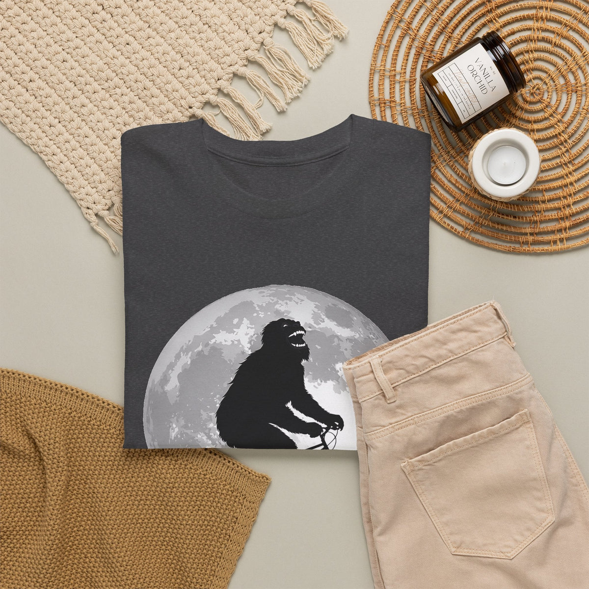 Bigfoot Bicycle T-Shirt – Mond & Natur-Abenteuer Grafik-T-Shirt