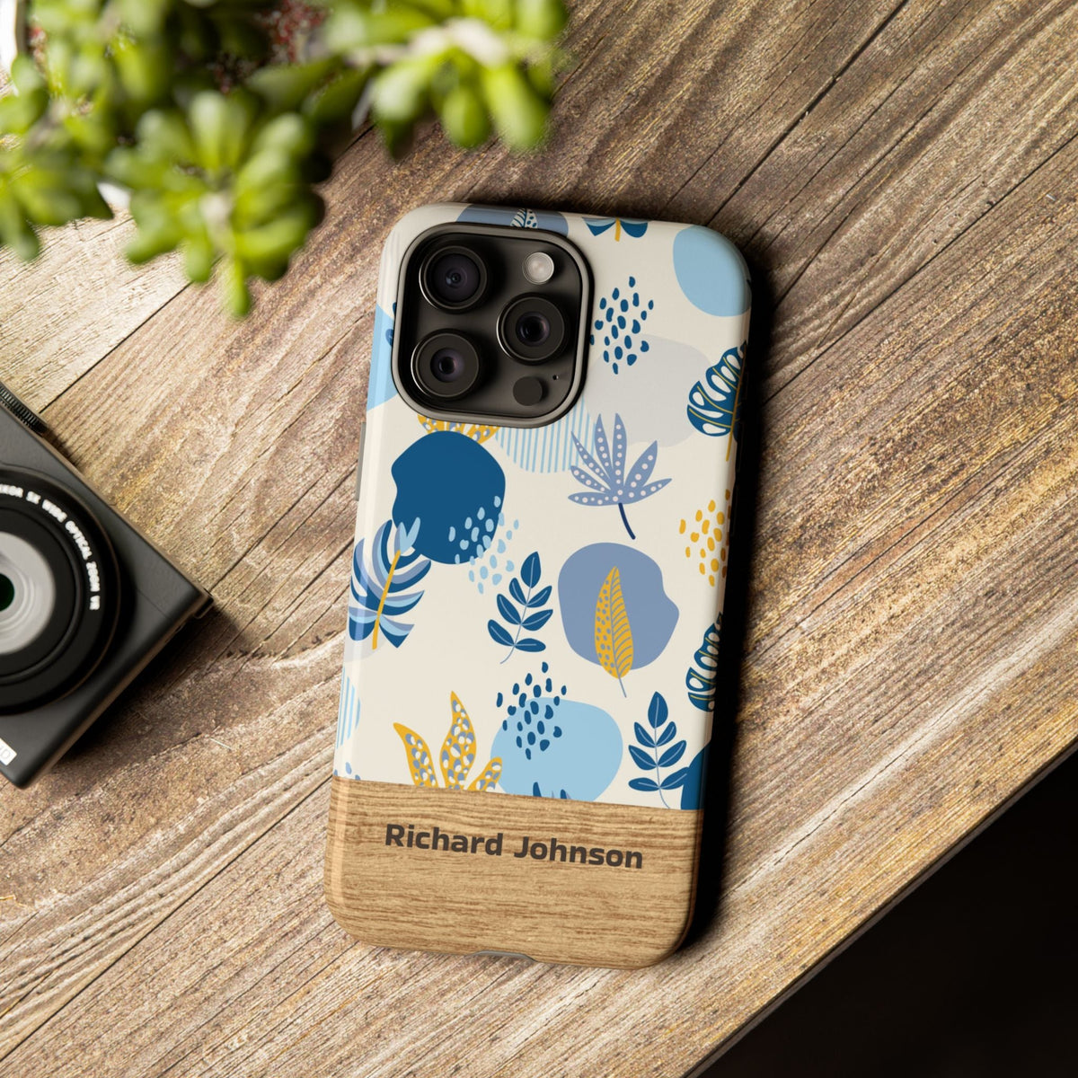Personalisierte Botanisch Handyhülle mit Namen – Robuste Handyhülle mit blauen Blumen & Holzoptik