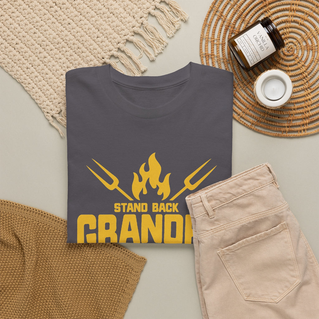 “Grandpa Is Grilling” T-Shirt – Lustiges BBQ & Grillen Grafik-T-Shirt