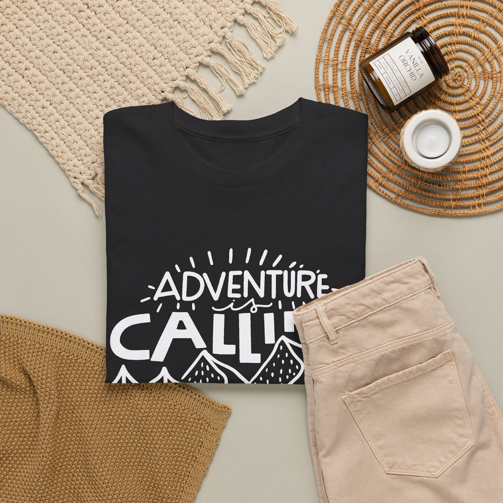Adventure Is Calling T-Shirt – Outdoor-Abenteuer Grafik-T-Shirt