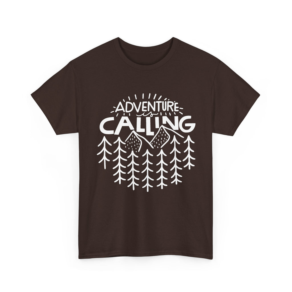 Adventure Is Calling T-Shirt – Outdoor-Abenteuer Grafik-T-Shirt