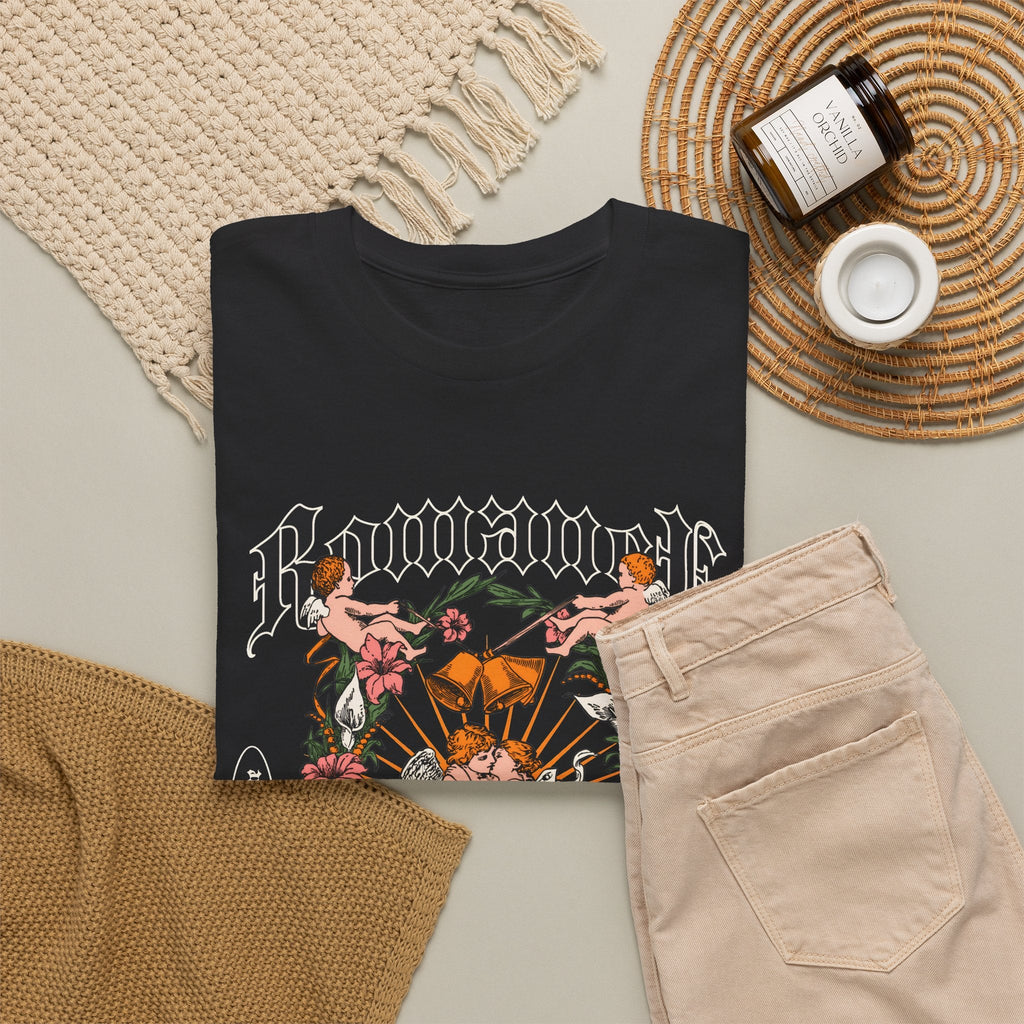 Gothic Floral Angel “Romancer” T-Shirt – Dark Vintage Unisex Grafik-T-Shirt