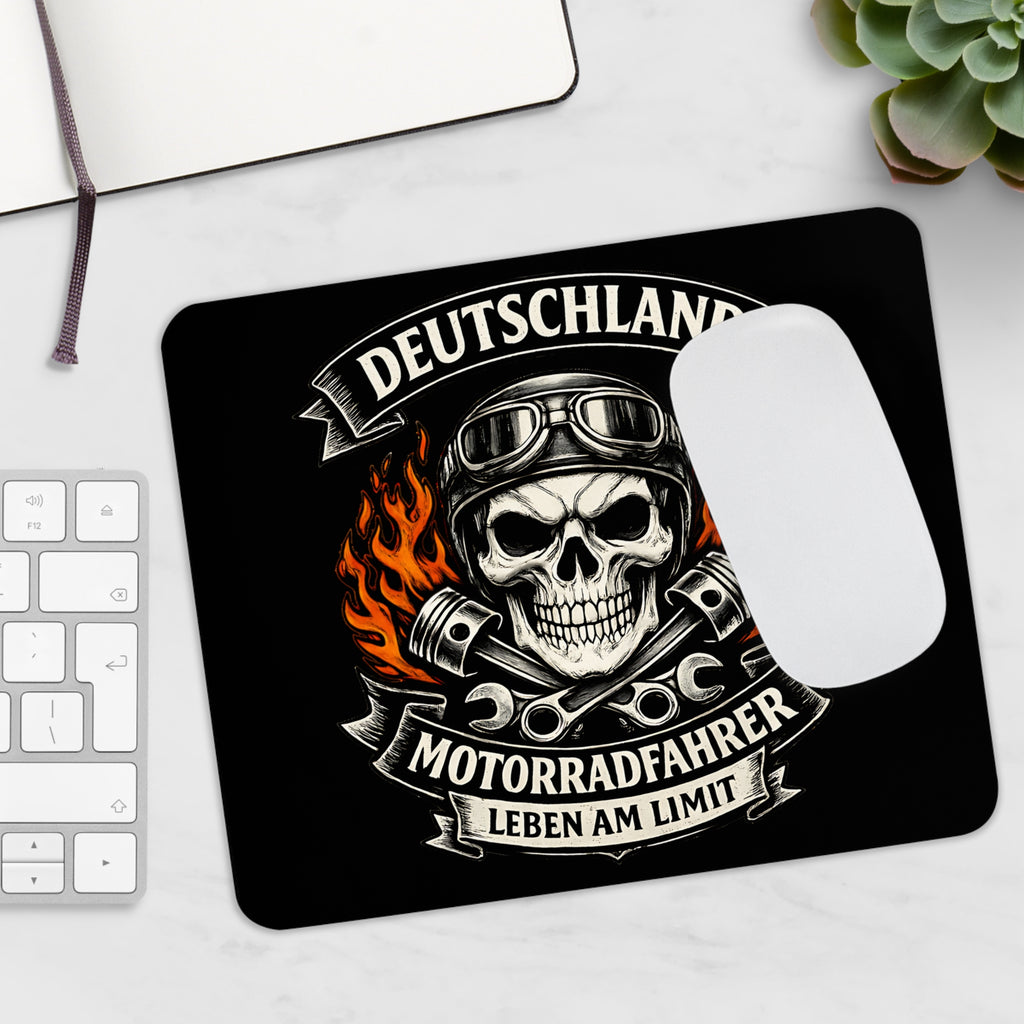 Deutschland Motorradfahrer Mousepad – Biker Totenkopf Design – Mousepad von Kalabula, 23,2 × 19,4 cm