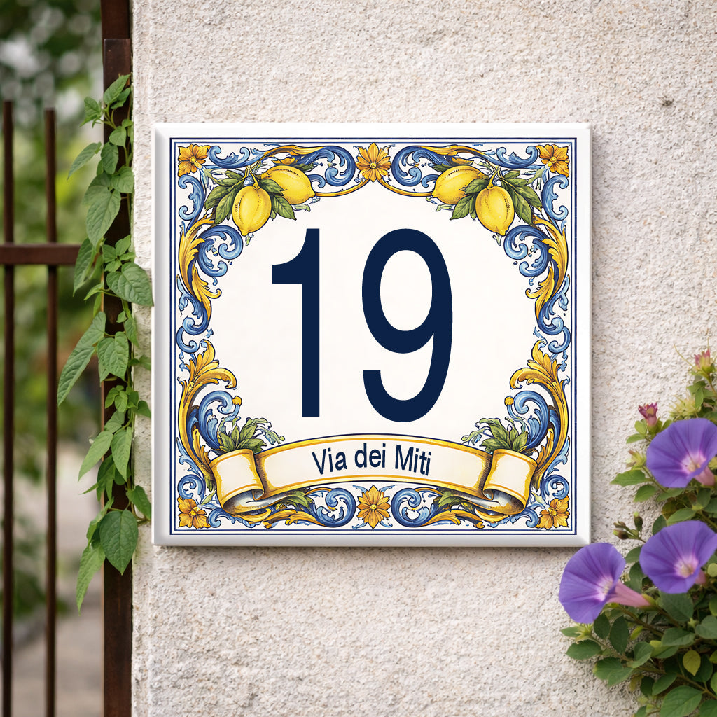 Personalisiertes Hausnummernschild mit Straßenname P6
