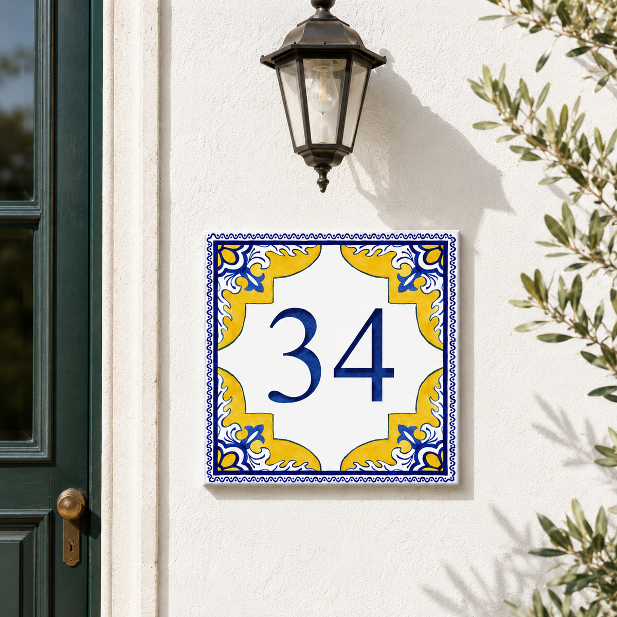 Personalisiertes Hausnummernschild Cagliari – Keramik P26