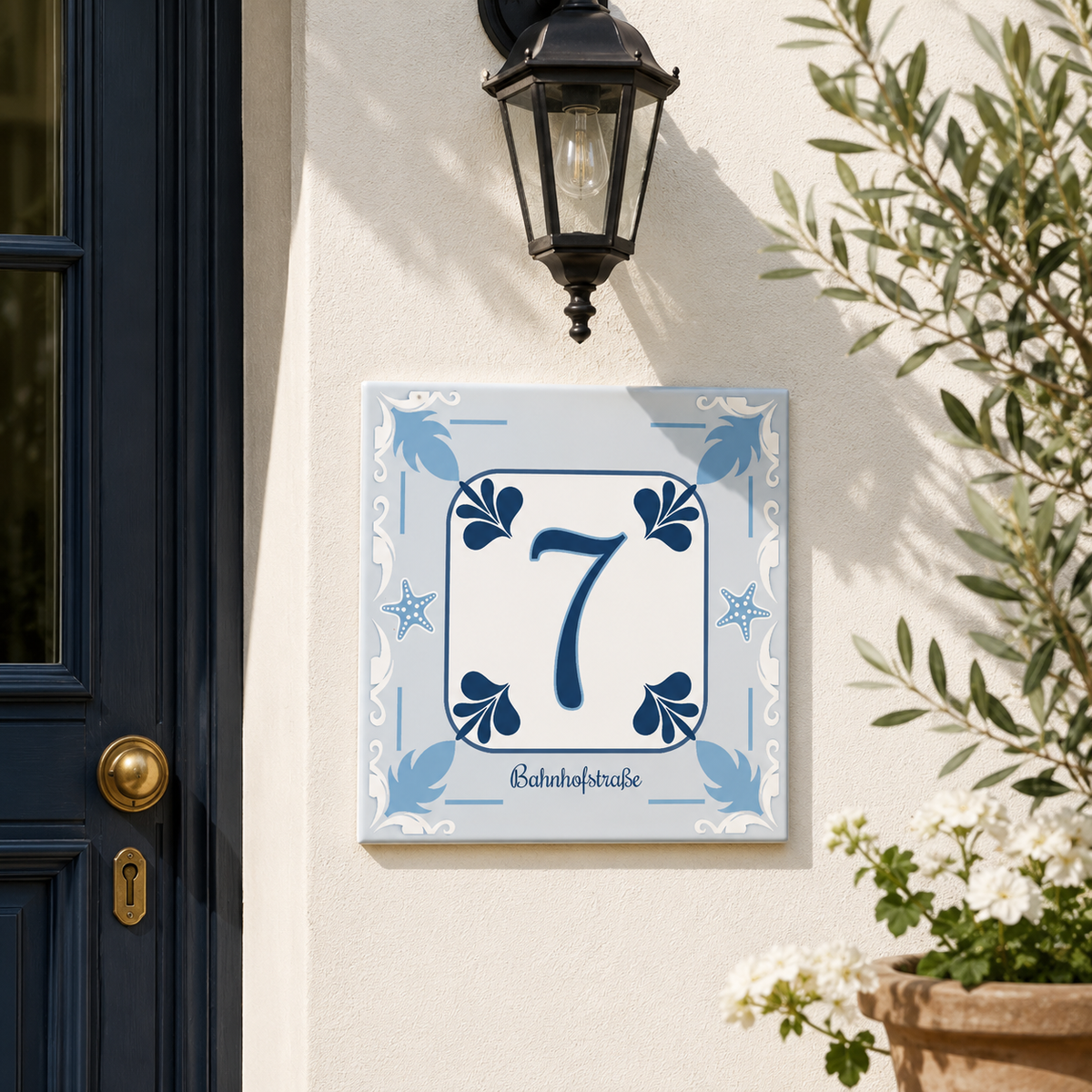 Personalisiertes Hausnummernschild mit Name – Keramik P28